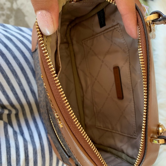 Sale 🎉 brown MK logo crossbody 2019 collection - Picture 5 of 6